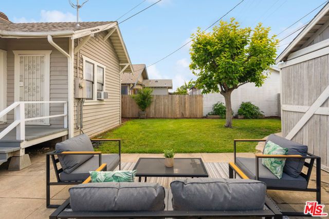 2345 W 30th Street, Los Angeles, CA 90018