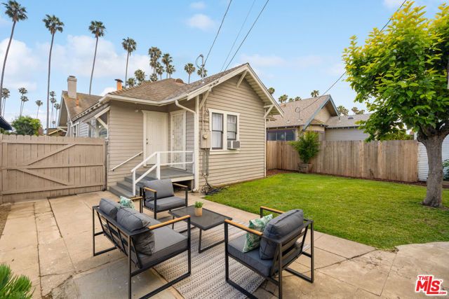 2345 W 30th Street, Los Angeles, CA 90018