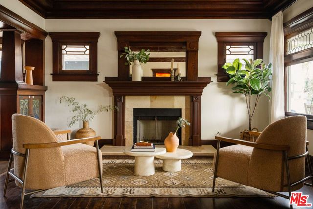 2345 W 30th Street, Los Angeles, CA 90018