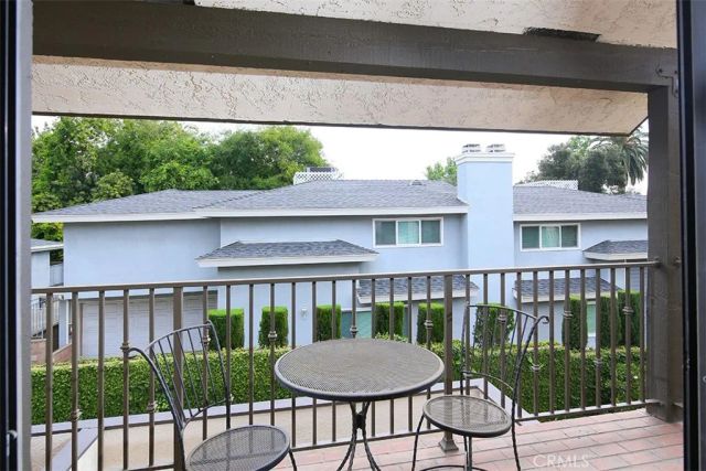 395 W Mariposa Avenue C, Sierra Madre, CA 91024