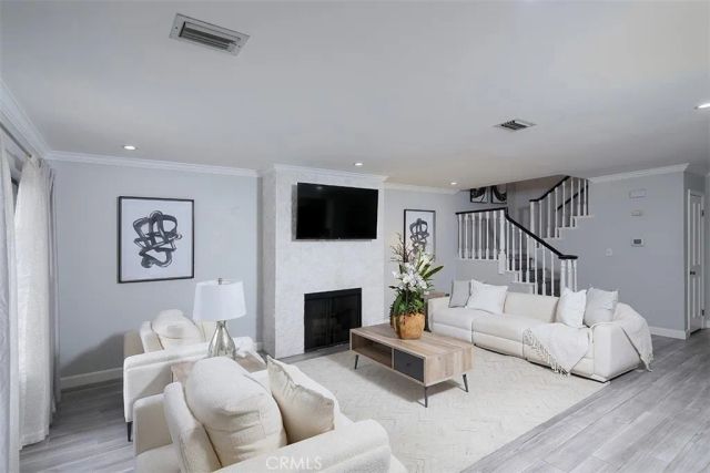 395 W Mariposa Avenue C, Sierra Madre, CA 91024