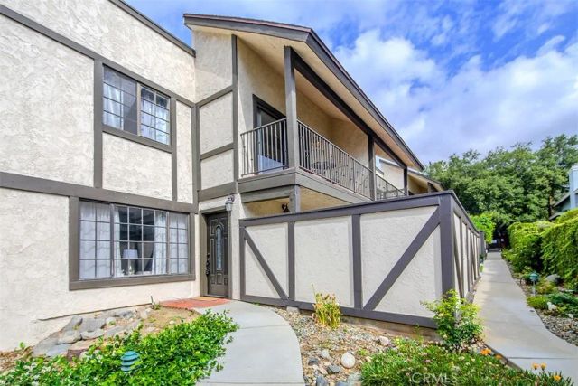 395 W Mariposa Avenue C, Sierra Madre, CA 91024