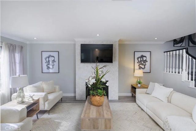 395 W Mariposa Avenue C, Sierra Madre, CA 91024