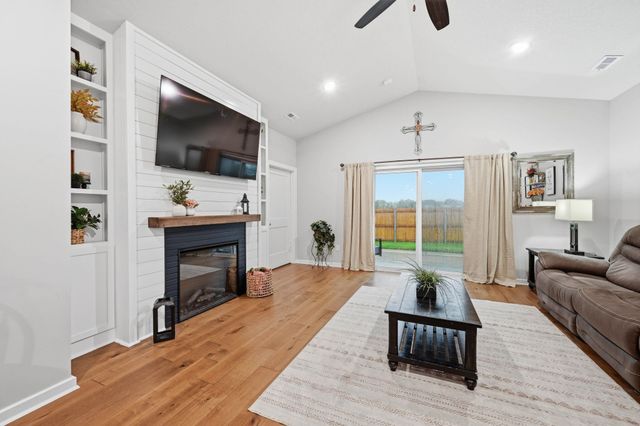 337 N Woodstone St, Derby, KS 67037