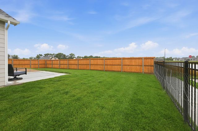 337 N Woodstone St, Derby, KS 67037