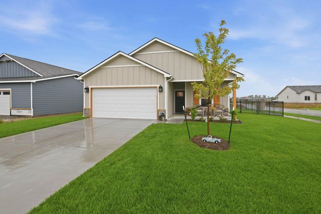 337 N Woodstone St, Derby, KS 67037