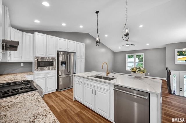 2738 W MILLBROOK Court, Peoria, IL 61615