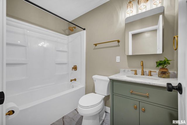 2738 W MILLBROOK Court, Peoria, IL 61615
