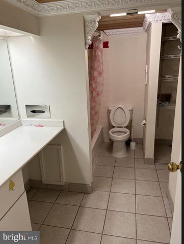1010 Race St Apt 7J, Philadelphia, PA 19107