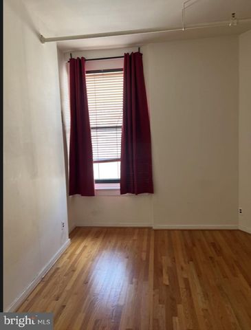 1010 Race St Apt 7J, Philadelphia, PA 19107
