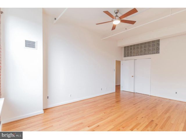 1010 Race St Apt 7J, Philadelphia, PA 19107