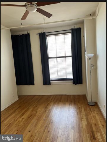 1010 Race St Apt 7J, Philadelphia, PA 19107