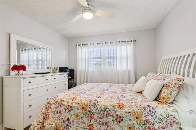 804 SE 7th St 402, Deerfield Beach, FL 33441