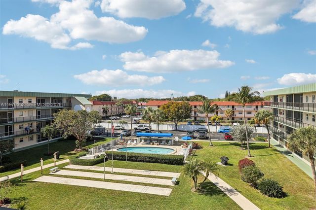 804 SE 7th St 402, Deerfield Beach, FL 33441