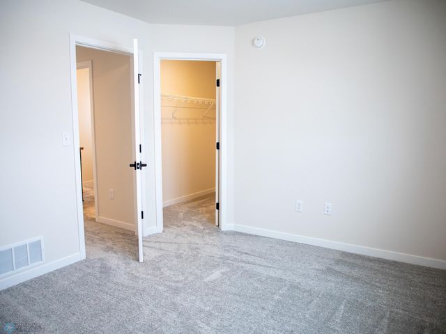 1449 66th Avenue S, Fargo, ND 58104