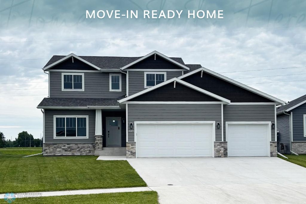 1449 66th Avenue S, Fargo, ND 58104