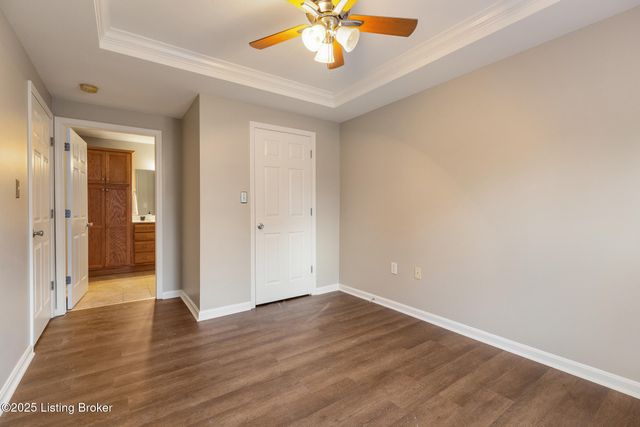 3802 Falcon Crest Dr 128, Louisville, KY 40219