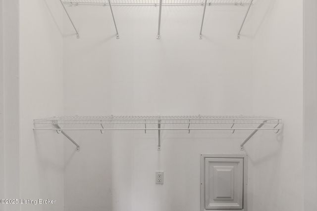 3802 Falcon Crest Dr 128, Louisville, KY 40219