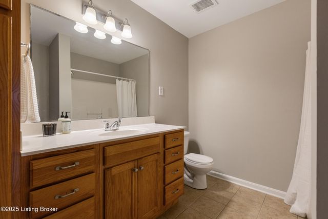 3802 Falcon Crest Dr 128, Louisville, KY 40219