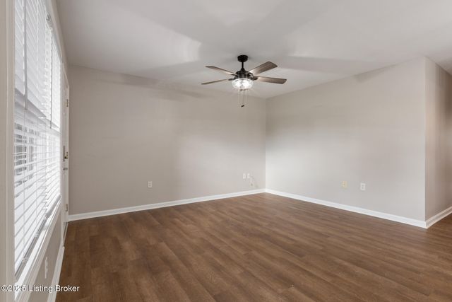 3802 Falcon Crest Dr 128, Louisville, KY 40219