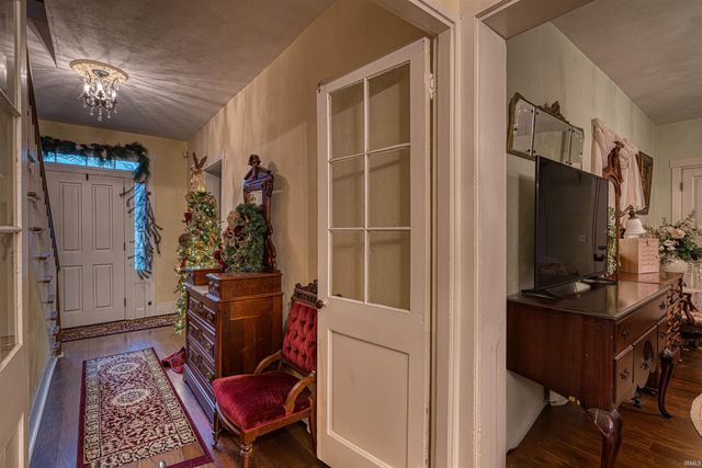 318 E Main Street, Newburgh, IN 47630