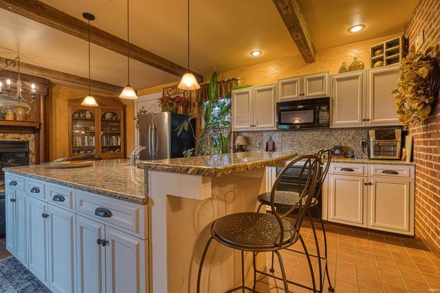 318 E Main Street, Newburgh, IN 47630