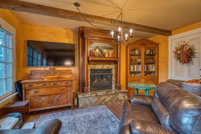 318 E Main Street, Newburgh, IN 47630