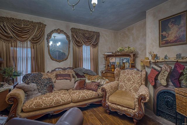 318 E Main Street, Newburgh, IN 47630