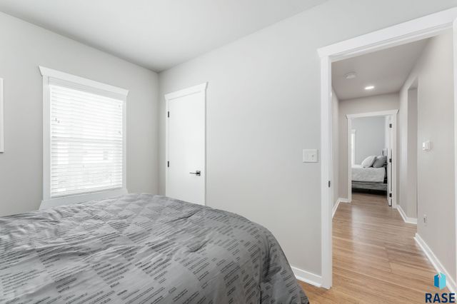 1205 S 7th Ave Avenue, Sioux Falls, SD 57105