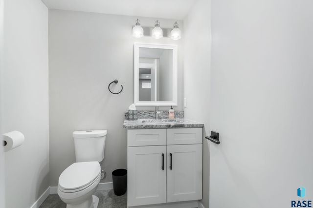 1205 S 7th Ave Avenue, Sioux Falls, SD 57105