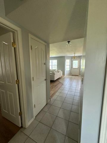 2302 WINDSTONE DR, Columbia, MO 65201