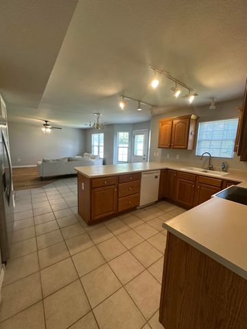 2302 WINDSTONE DR, Columbia, MO 65201