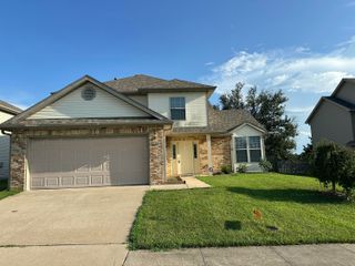 2302 WINDSTONE DR, Columbia, MO 65201