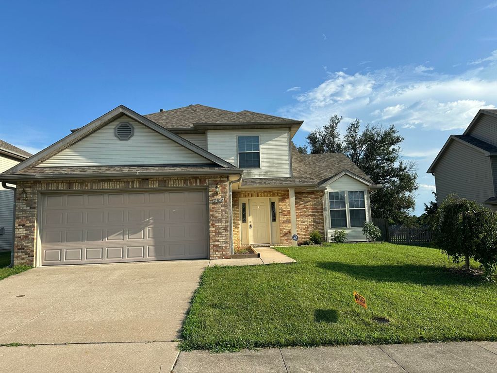 2302 WINDSTONE DR, Columbia, MO 65201