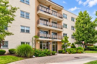 8210 ELMWOOD Street 314, Skokie, IL 60077