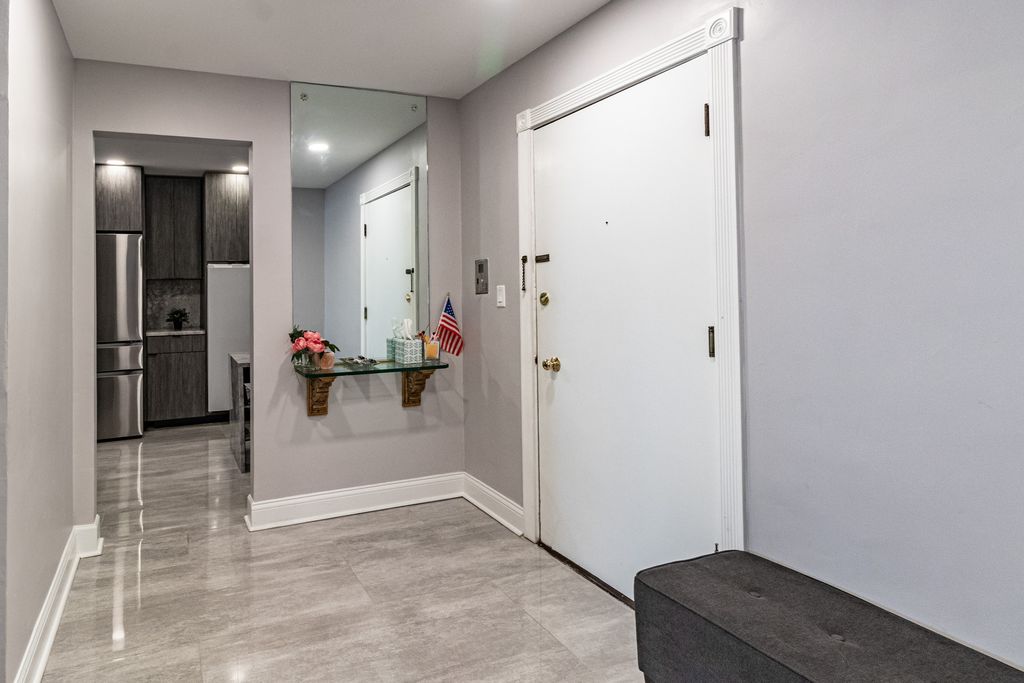 8210 ELMWOOD Street 314, Skokie, IL 60077 — photo 4