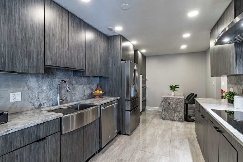 8210 ELMWOOD Street 314, Skokie, IL 60077 — photo 5