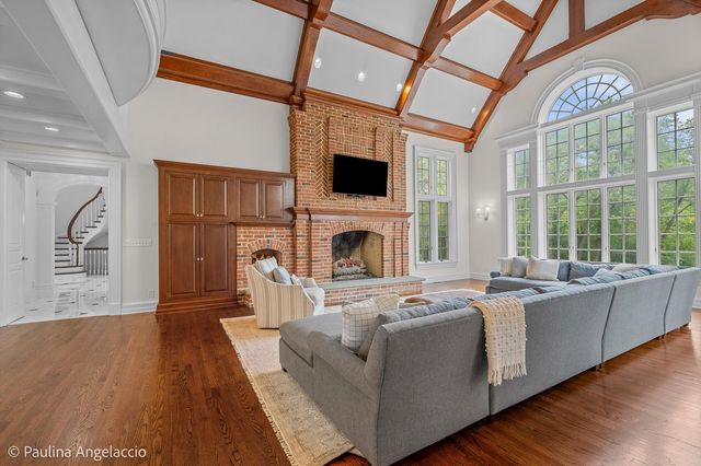 361 Ridge Road, Barrington Hills, IL 60010
