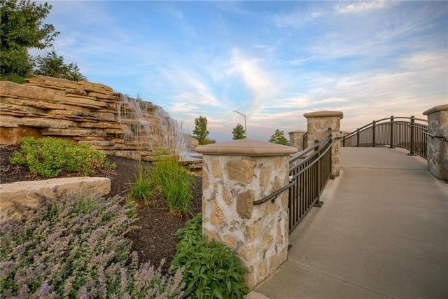 17524 W 164th Terrace, Olathe, KS 66062