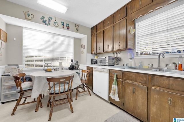 512 RAIN TREE LANE, Birmingham, AL 35217