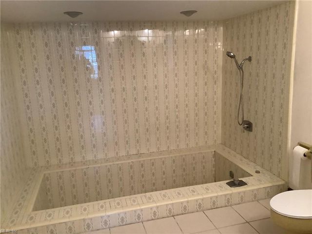 2200 Windward Shore DR, Virginia Beach, VA 23451