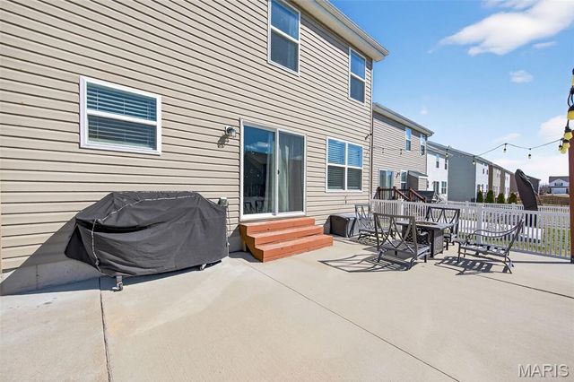 345 Charlestowne Place Drive, St Charles, MO 63301