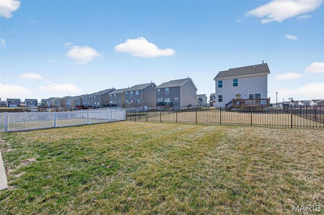 345 Charlestowne Place Drive, St Charles, MO 63301