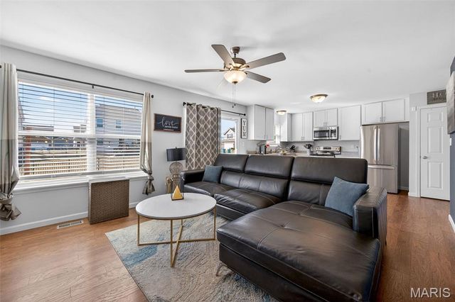 345 Charlestowne Place Drive, St Charles, MO 63301