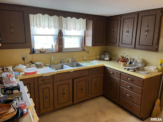 517 W Barnett Street, Harrisburg, IL 62946