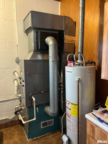 517 W Barnett Street, Harrisburg, IL 62946