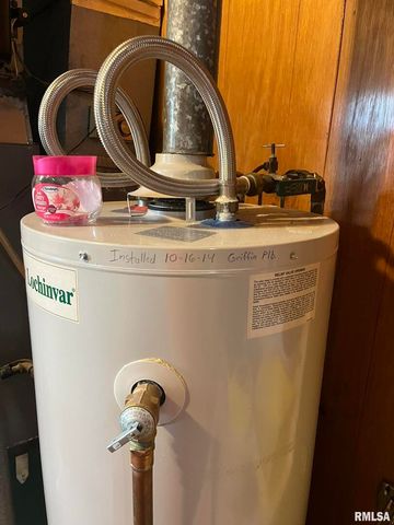 517 W Barnett Street, Harrisburg, IL 62946