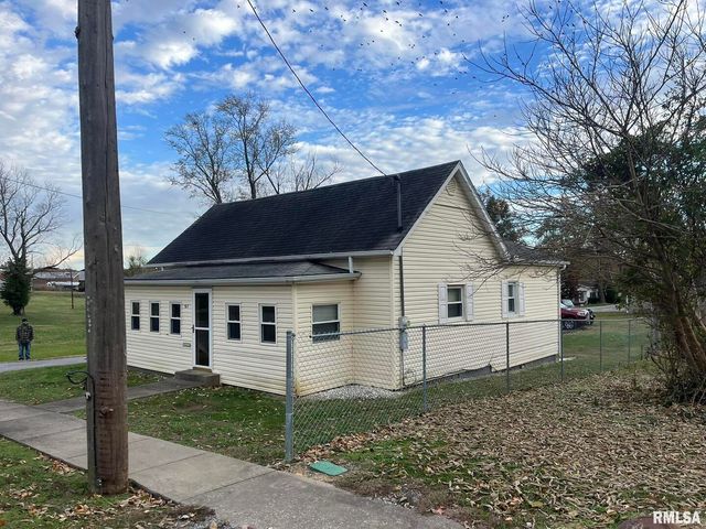 517 W Barnett Street, Harrisburg, IL 62946