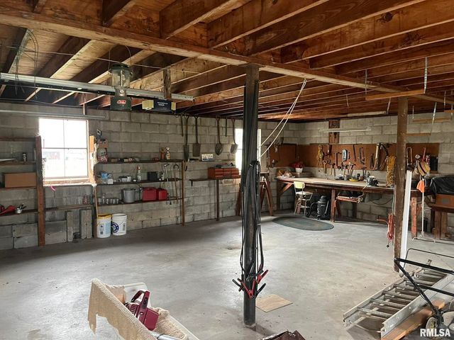 517 W Barnett Street, Harrisburg, IL 62946