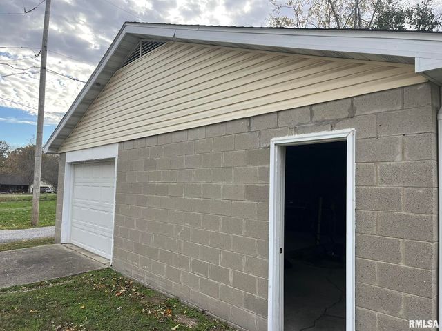 517 W Barnett Street, Harrisburg, IL 62946